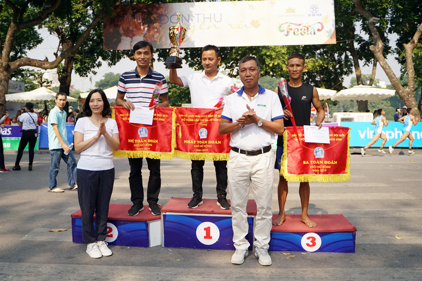 Đỗ Quốc Luật, Phạm Thị Huệ vô địch Chung kết Giải chạy Báo Hànộimới 2019 Đỗ Quốc Luật, Phạm Thị Huệ vô địch Chung kết Giải chạy Báo Hànộimới 2019