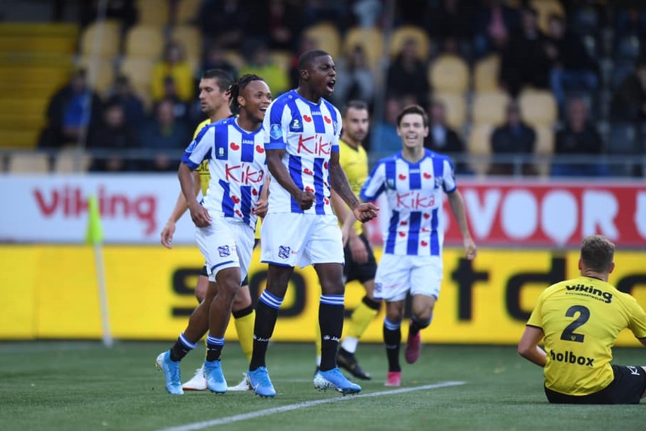 Văn Hậu không được vào sân trong chiến thắng đậm của Heerenveen trước Venlo