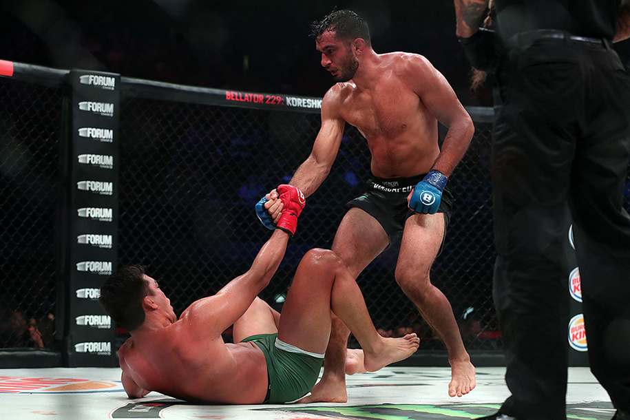 Chùm ảnh: Gegard Mousasi thắng sát nút Lyoto Machida tại BELLATOR 228 Chùm ảnh: Gegard Mousasi thắng sát nút Lyoto Machida tại BELLATOR 228