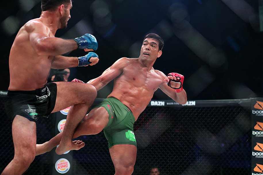 Chùm ảnh: Gegard Mousasi thắng sát nút Lyoto Machida tại BELLATOR 228 Chùm ảnh: Gegard Mousasi thắng sát nút Lyoto Machida tại BELLATOR 228