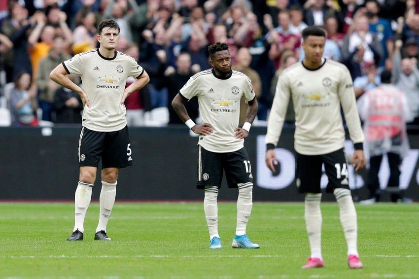 Huyền thoại Arsenal chê MU chi quá nhiều tiền cho cầu thủ trung bình