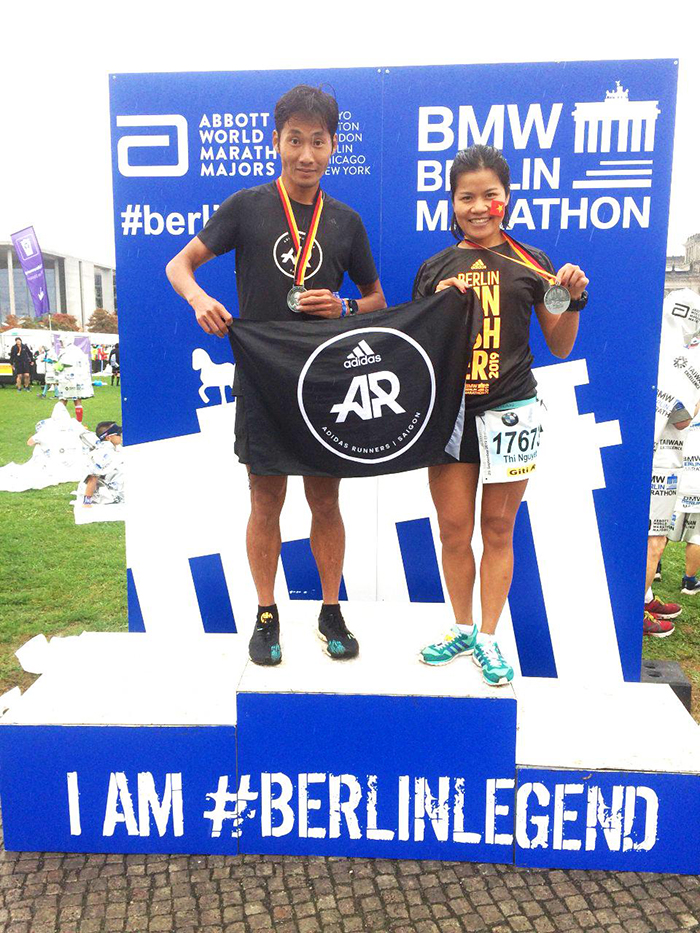 Hai HLV AR Saigon chinh phục Berlin Marathon 2019 ấn tượng Hai HLV AR Saigon chinh phục Berlin Marathon 2019 ấn tượng