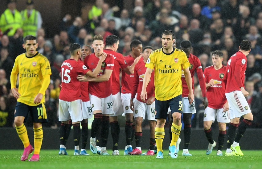 Tiền vệ 50 triệu bảng của MU bị chỉ trích không thương tiếc trước Arsenal