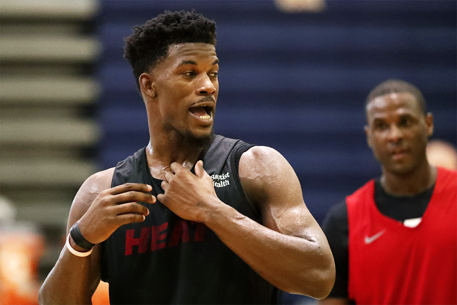 Jimmy Butler chơi trội ở Miami khi đến trại tập trung lúc… 3 giờ sáng Jimmy Butler chơi trội ở Miami khi đến trại tập trung lúc… 3 giờ sáng