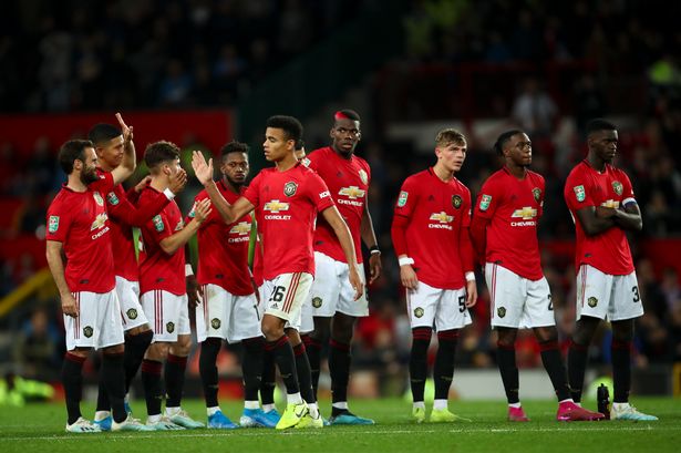 Solskjaer xếp đội hình MU thế nào trước AZ Alkmaar với 6 sự vắng mặt?