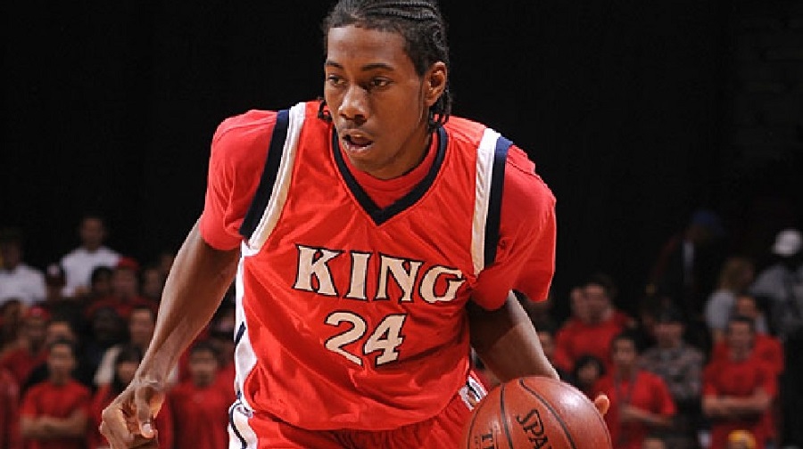 Kawhi Leonard thời trung học từng được so sánh với Dennis Rodman