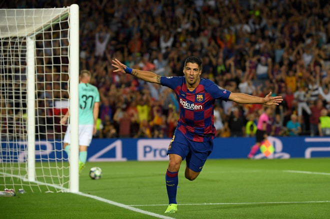 Suarez cần ghi 3 bàn vào lưới Sevilla để khắc tên vào lịch sử Barca