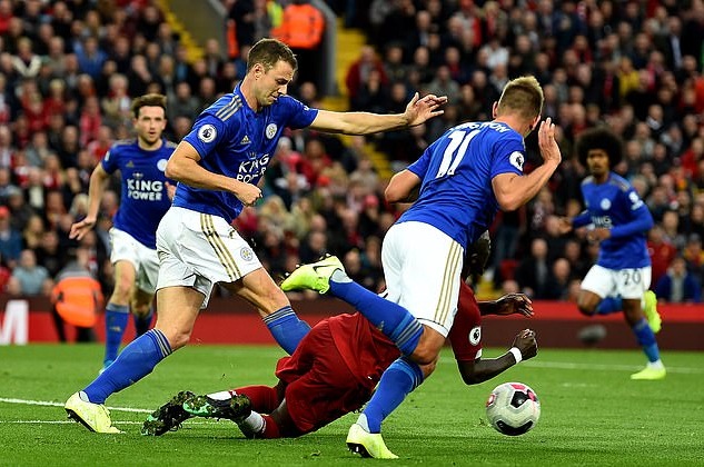 Mane bị chuyên gia cáo buộc ăn vạ kiếm phạt đền cho Liverpool