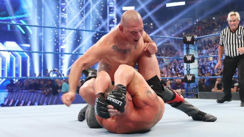 Cain Velasquez vẫn chưa ký hợp đồng chính thức với WWE