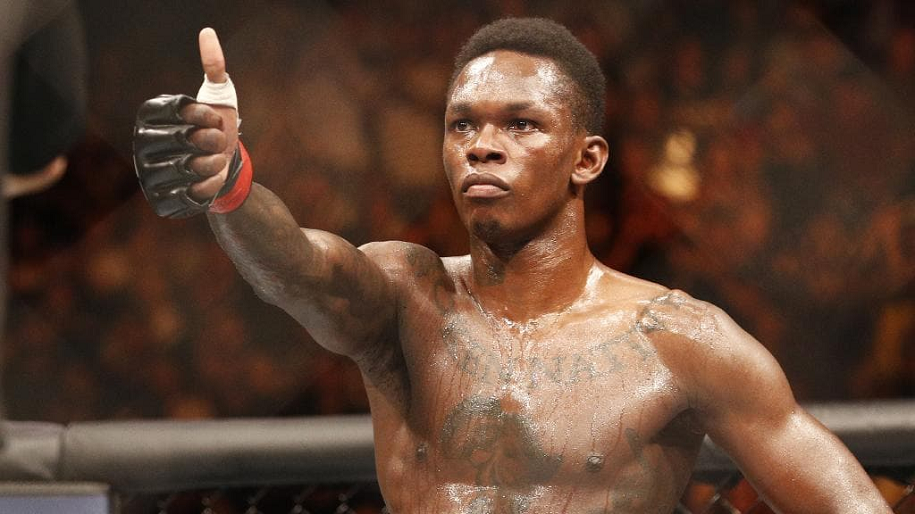 Adesanya cho rằng anh là gương mặt mới của UFC, Jones nên ngậm miệng lại