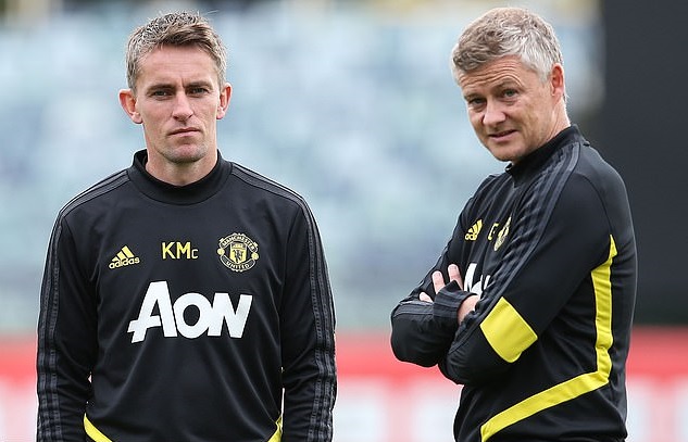 Các ngôi sao MU bất mãn và nghi ngờ về cộng sự HLV của Solskjaer