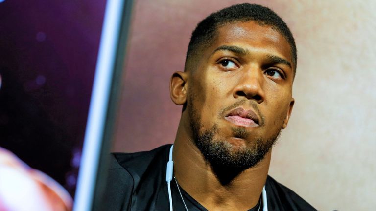 Eddie Hearn không tin Anthony Joshua sẽ bước vào WWE như Tyson Fury từng làm