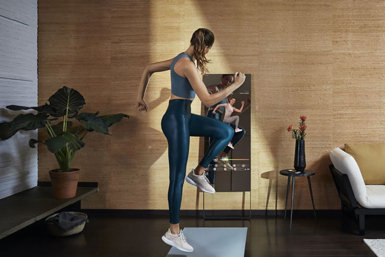 Gương làm đẹp MIRROR mang cả phòng gym vào ngôi nhà bạn