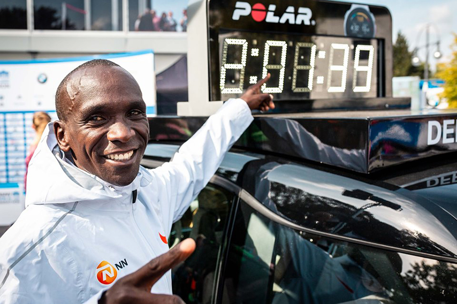 Eliud Kipchoge phải chạy pace bao nhiêu để hoàn tất sub2 marathon lịch sử? Eliud Kipchoge phải chạy pace bao nhiêu để hoàn tất sub2 marathon lịch sử?