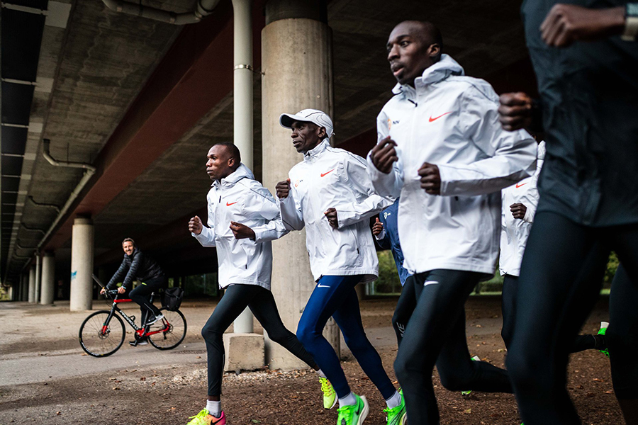 Eliud Kipchoge phá sâu mục tiêu Thử thách chạy marathon dưới 2 giờ Eliud Kipchoge phá sâu mục tiêu Thử thách chạy marathon dưới 2 giờ