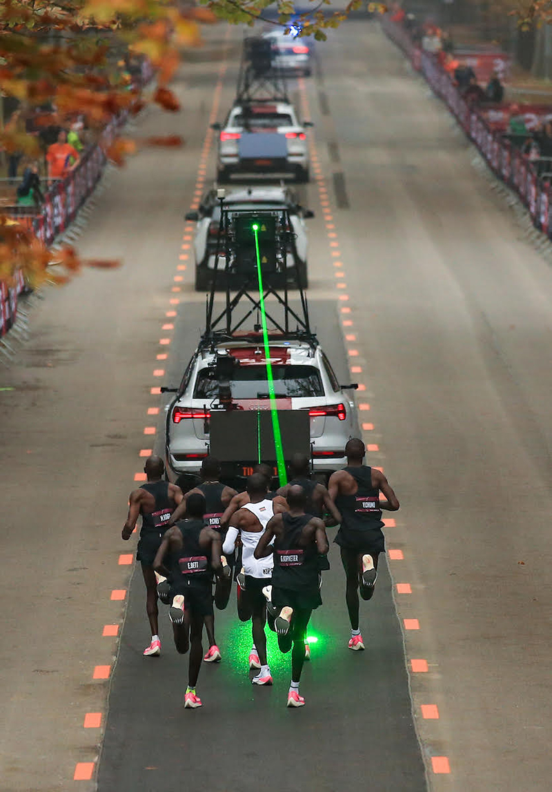 Eliud Kipchoge phá sâu mục tiêu Thử thách chạy marathon dưới 2 giờ Eliud Kipchoge phá sâu mục tiêu Thử thách chạy marathon dưới 2 giờ