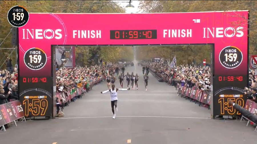 Eliud Kipchoge phá sâu mục tiêu Thử thách chạy marathon dưới 2 giờ Eliud Kipchoge phá sâu mục tiêu Thử thách chạy marathon dưới 2 giờ