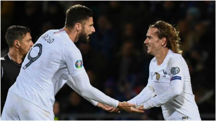 Giroud sắm vai người hùng giải cứu Pháp trước Iceland