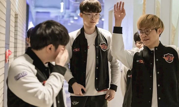 Kết quả vòng bảng CKTG 2019: Faker tỏa sáng, SKT nghiền nát Fnatic
