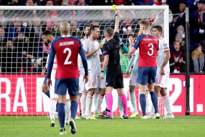 Tây Ban Nha chưa thể giành vé Euro 2020 vì quyết định không có VAR