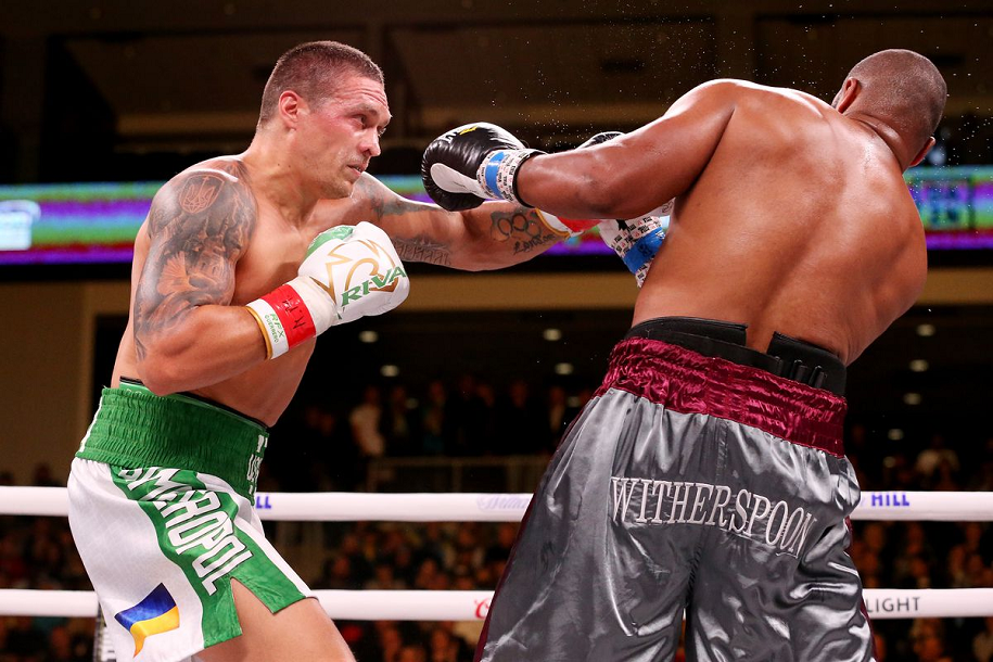 Oleksandr Usyk debut thành công ở hạng nặng