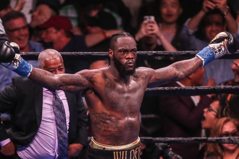 Từng đấm nhau đến bung ốc và những sự thật thú vị khác của Deontay Wilder