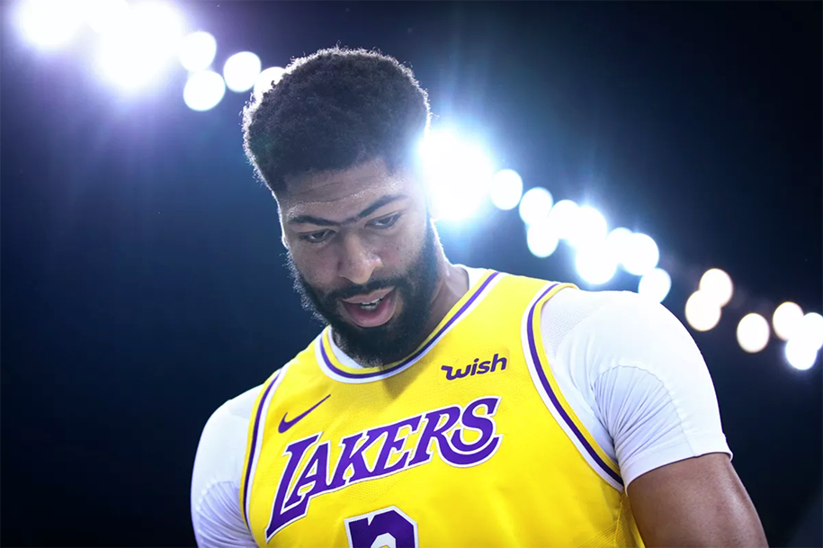 Anthony Davis báo tin mừng về chấn thương với CĐV Los Angeles Lakers