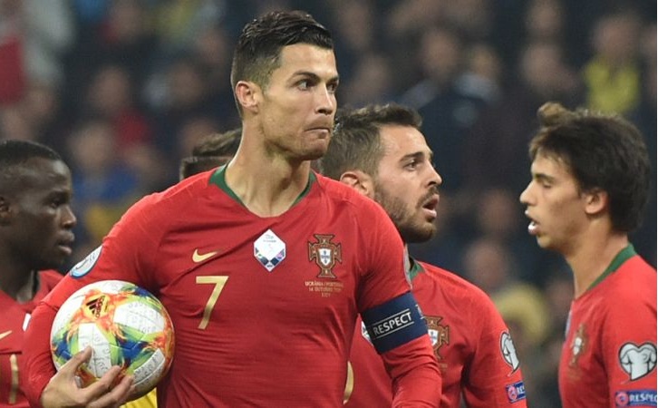 Bồ Đào Nha trắng tay trong ngày Ronaldo ghi bàn thứ 700