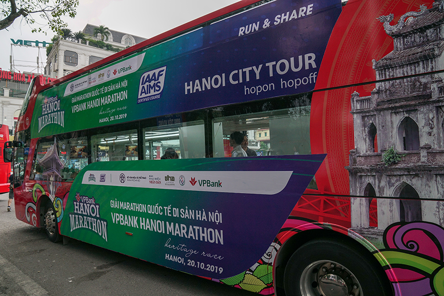 VPBank Hanoi Marathon 2019 họp báo trên xe buýt hai tầng độc đáo VPBank Hanoi Marathon 2019 họp báo trên xe buýt hai tầng độc đáo
