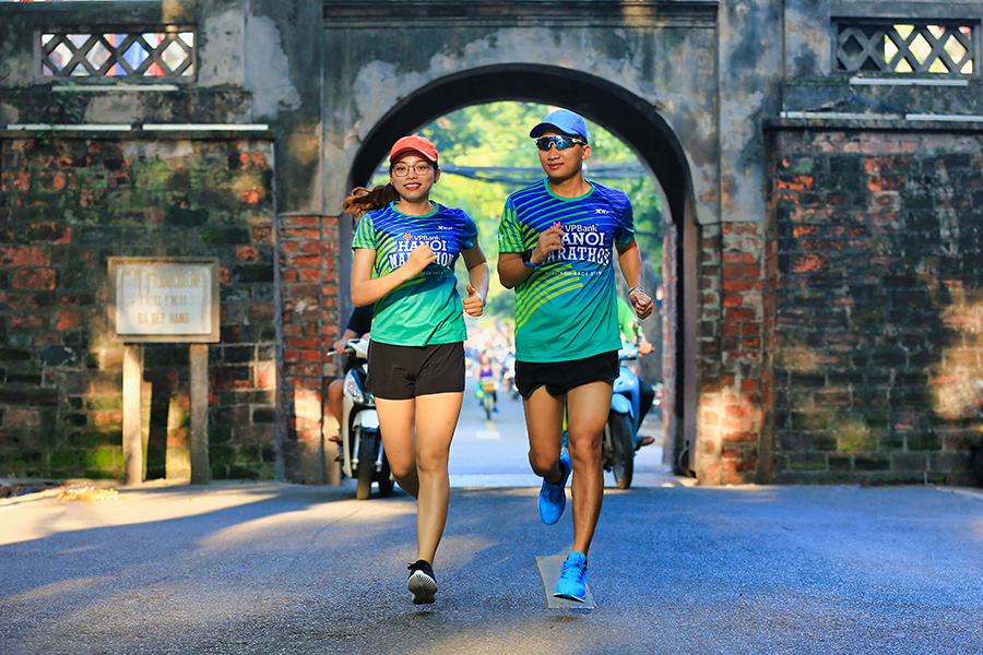 VPBank Hanoi Marathon 2019 họp báo trên xe buýt hai tầng độc đáo VPBank Hanoi Marathon 2019 họp báo trên xe buýt hai tầng độc đáo