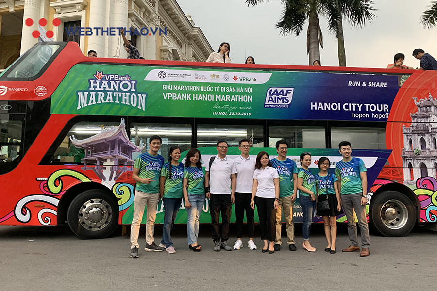 VPBank Hanoi Marathon 2019 họp báo trên xe buýt hai tầng độc đáo