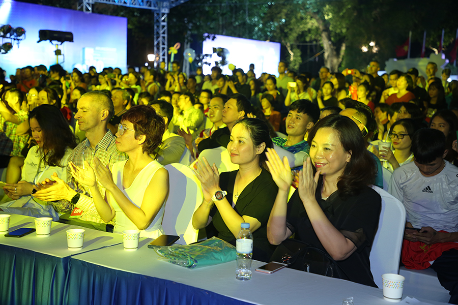 VPBank Hanoi Marathon 2019 khai mạc với tinh thần một sự kiện thể thao lớn VPBank Hanoi Marathon 2019 khai mạc với tinh thần một sự kiện thể thao lớn