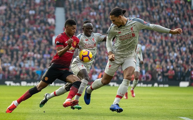 Huyền thoại MU chế giễu Liverpool trước đại chiến ở Ngoại hạng Anh