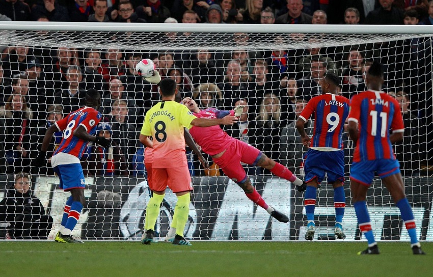 Ederson của Man City với pha cứu thua xuất sắc bậc nhất mùa giải Ederson của Man City với pha cứu thua xuất sắc bậc nhất mùa giải