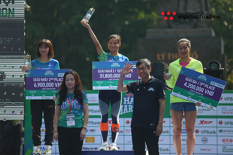 VPBank Marathon 2019: Các VĐV nam Trung Quốc thể hiện sức mạnh