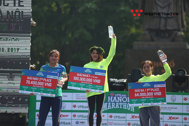 VPBank Marathon 2019: Các VĐV nam Trung Quốc thể hiện sức mạnh