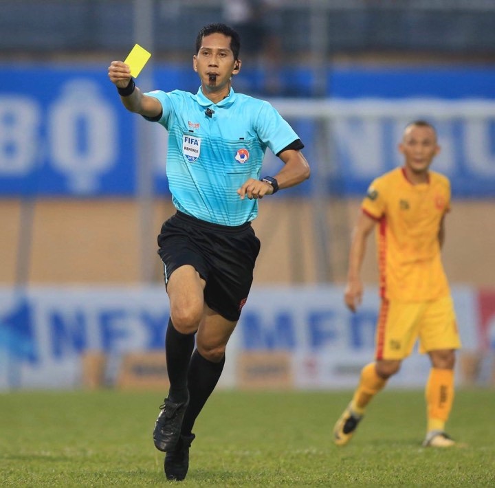 Trọng tài ngoại điều khiển như thế nào ở V.League 2019?