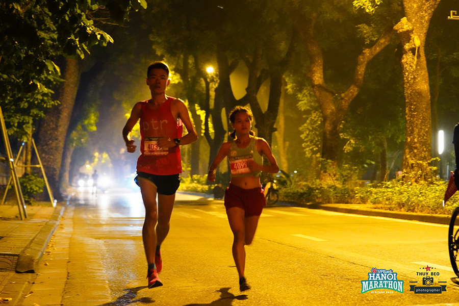 Màn tranh tài khốc liệt của các elite tại VPBank Hanoi Marathon 2019