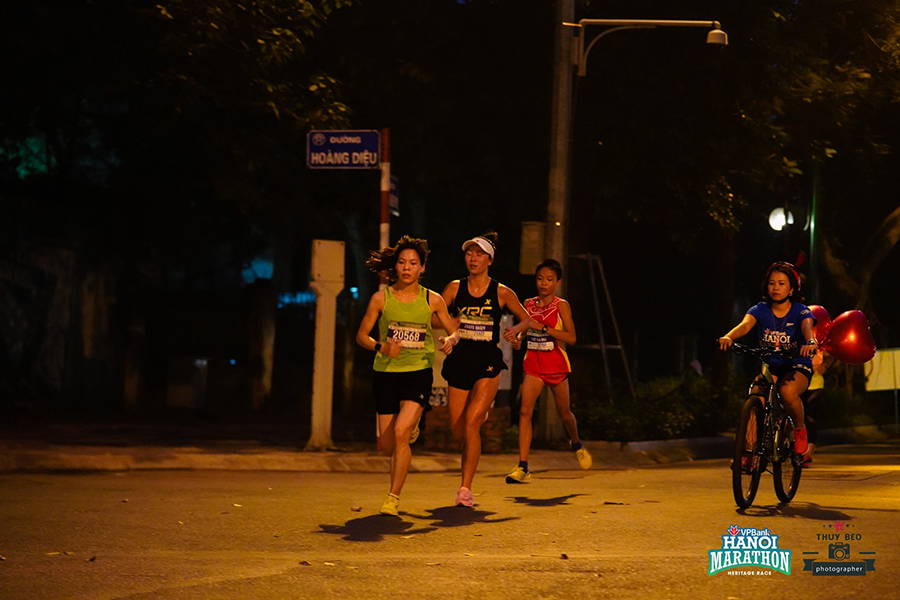 Màn tranh tài khốc liệt của các elite tại VPBank Hanoi Marathon 2019