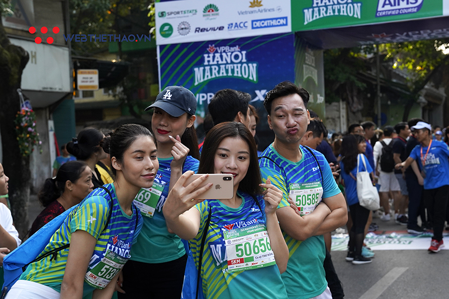 Danh hài Tự Long, ca sĩ Tuấn Hưng và dàn sao “quẩy tung” VHM 2019 Danh hài Tự Long, ca sĩ Tuấn Hưng và dàn sao “quẩy tung” VHM 2019