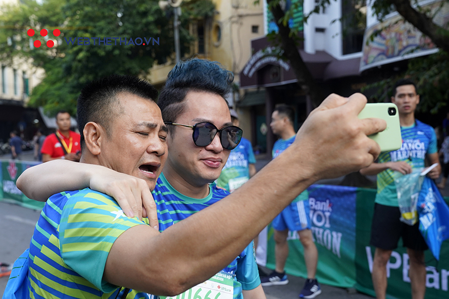 Danh hài Tự Long, ca sĩ Tuấn Hưng và dàn sao “quẩy tung” VHM 2019 Danh hài Tự Long, ca sĩ Tuấn Hưng và dàn sao “quẩy tung” VHM 2019
