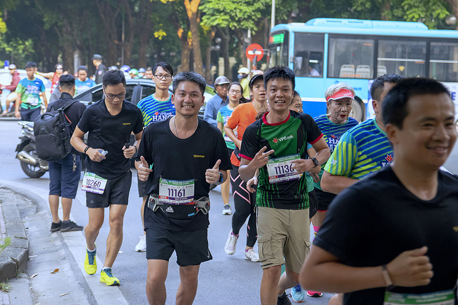 Danh hài Tự Long, ca sĩ Tuấn Hưng và dàn sao “quẩy tung” VHM 2019 Danh hài Tự Long, ca sĩ Tuấn Hưng và dàn sao “quẩy tung” VHM 2019