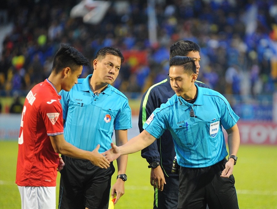 Trọng tài Singapore cầm còi vòng cuối V.League 2019