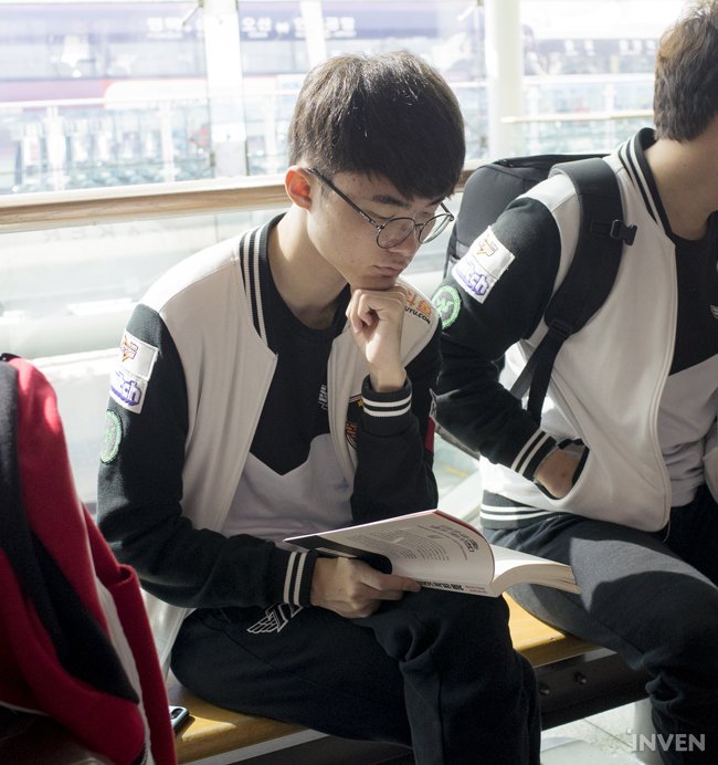SKT Faker: Chúng tôi vẫn có điểm yếu