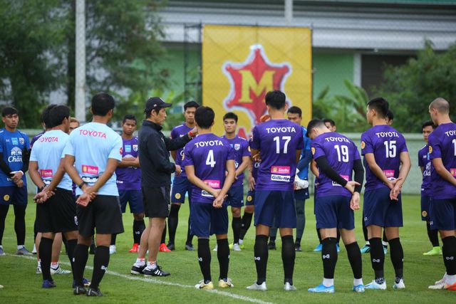 LĐBĐ Thái Lan gửi lời cảnh cáo ĐTQG và U22 vì tự ý lộ thông tin