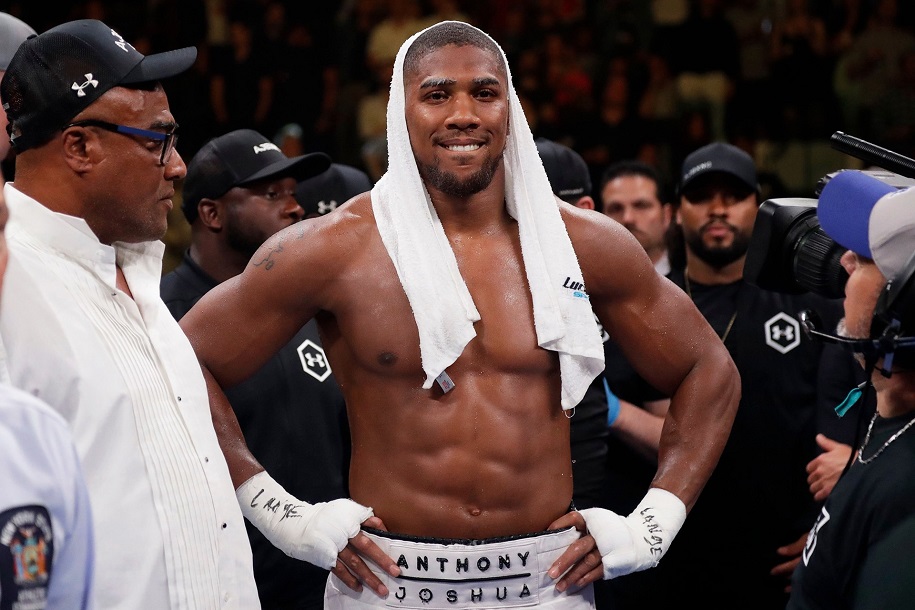 Bác sĩ nài nỉ Anthony Joshua dùng bảo hộ hàm công nghệ cao