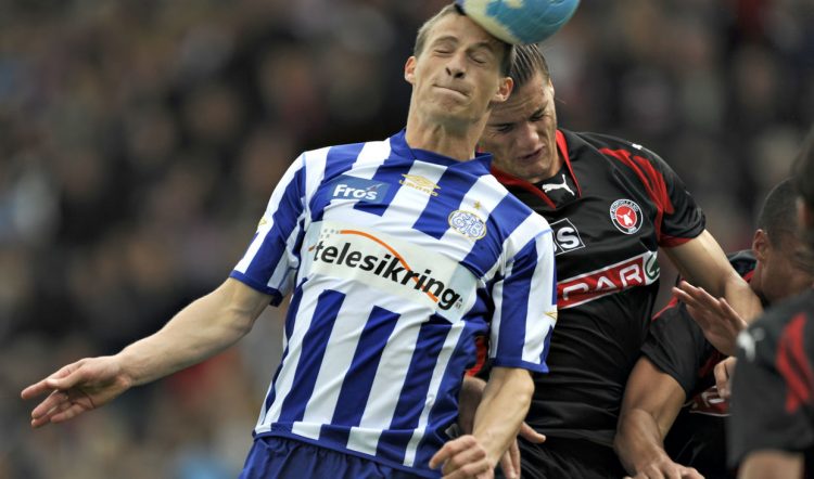 Soi kèo Esbjerg vs Midtjylland 00h00, ngày 26/10 (VĐQG Đan Mạch)