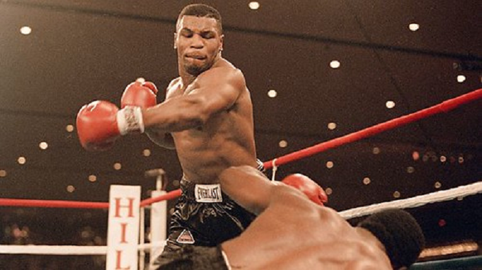 Mike Tyson vs Trevor Berbick: Mike trở thành nhà vô địch trẻ nhất lịch sử