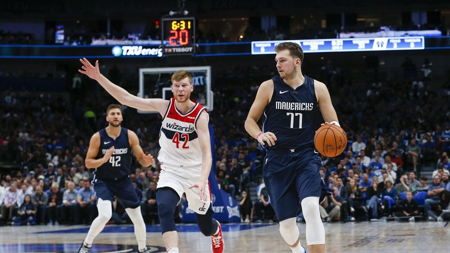 Luka Doncic cùng Kristaps Porzingis gồng gánh Dallas Mavericks vượt qua Washington Wizards