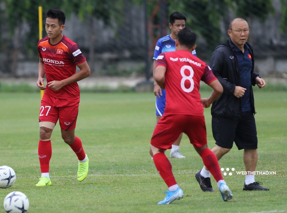 Hà Minh Tuấn: Đừng mãi vô duyên với màu áo Tuyển!